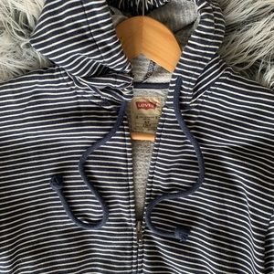 Levi Strauss men’s zip up hoodie in size small
